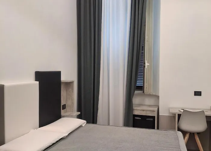 Viennese Hotel *
